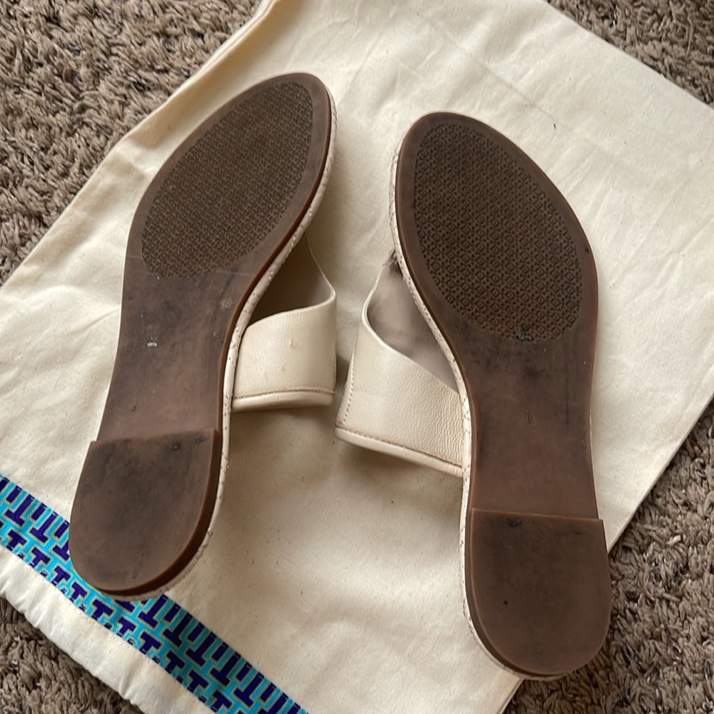 Tory Burch Quilted Cream Sandals 8M - Picture 9 of 9